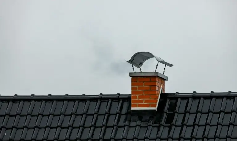 komin na dachu